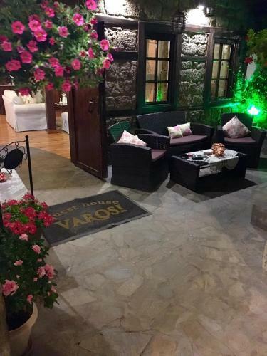 Hostal Varosi Guesthouse