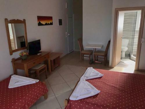 Hostal Pelagia Beach Studios