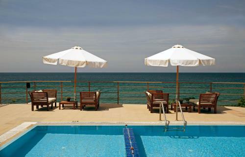 Niki Beach Hotel