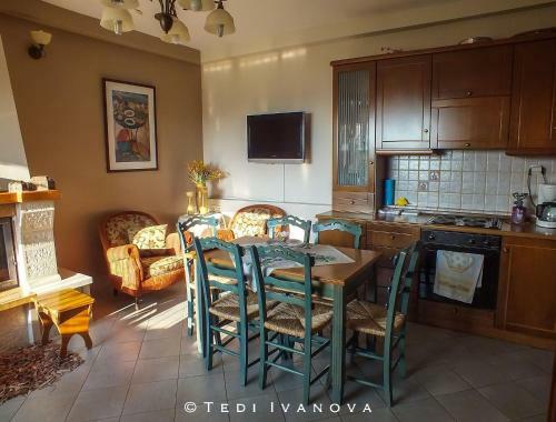 Hostal Guesthouse Paralimnia