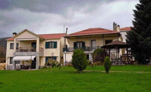 Hostal Guesthouse Paralimnia