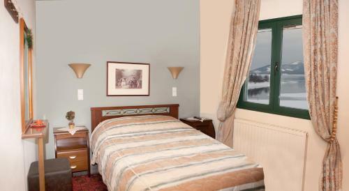 Hostal Guesthouse Paralimnia