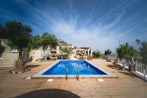 Aristidis Villa-anesis Family