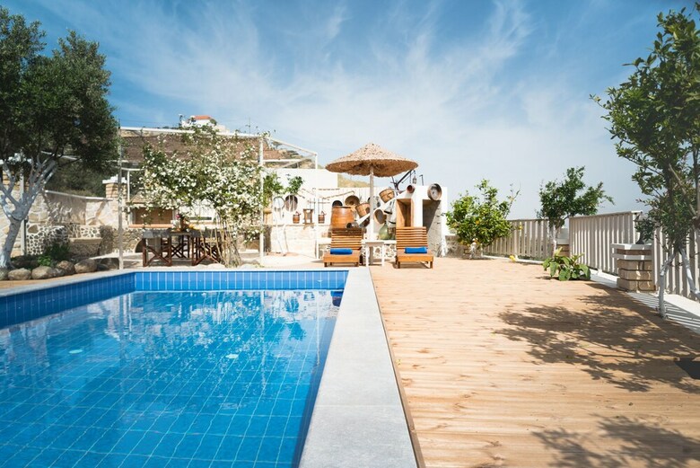 Nikolas Villa-anesis Family
