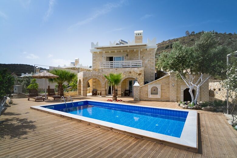 Nikolas Villa-anesis Family