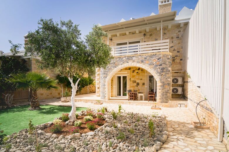 Nikolas Villa-anesis Family
