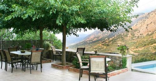 Hostal Metohi House