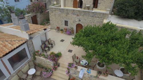 Hostal Metohi House