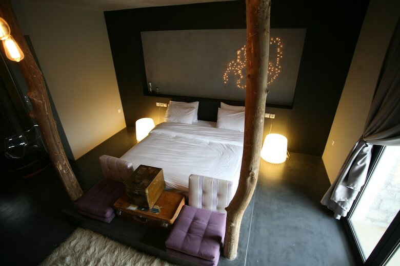 Oniropetra Boutique Hotel