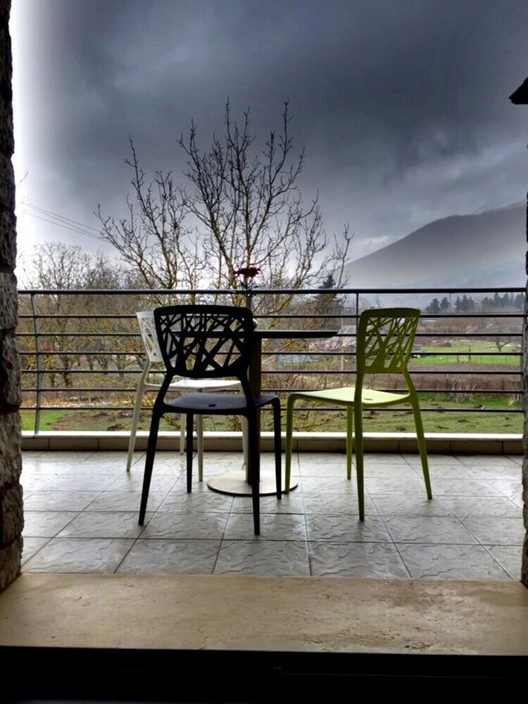 Oniropetra Boutique Hotel