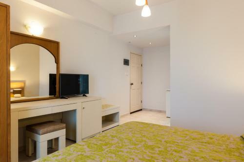 Hotel Muses Studios