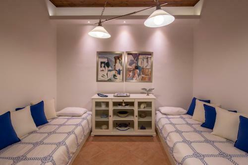 Syros Luxury Living