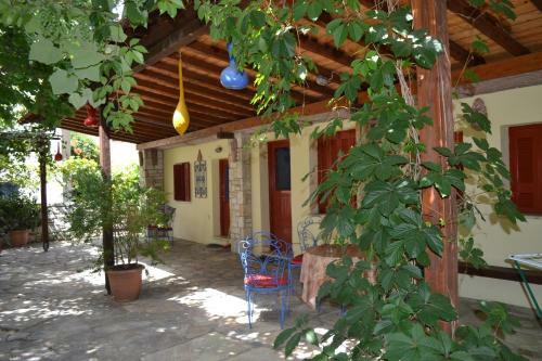 Chouchounikos Apartments