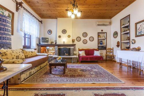 Nikoleri Studios & Apartments