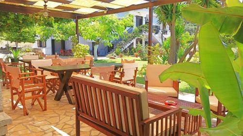 Hotel Raptis Apartments