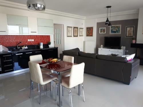 Apartamento Luxurious House Near The Sea