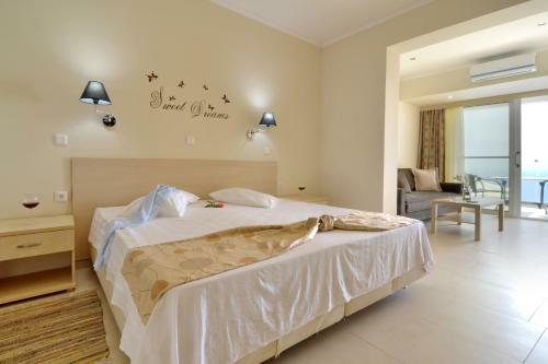 Apartamento Golden Fox Studios And Suites