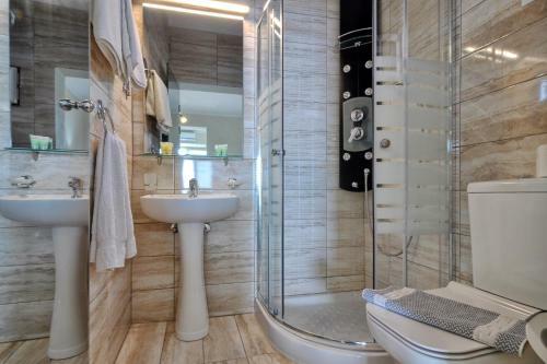 Apartamento Golden Fox Studios And Suites