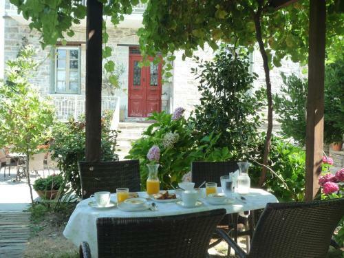 Hostal Arhontiko Prepala