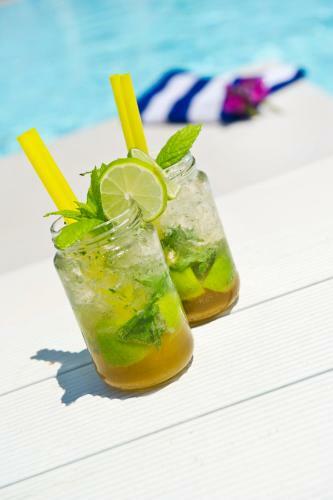 Hotel Marathon Beach Resort