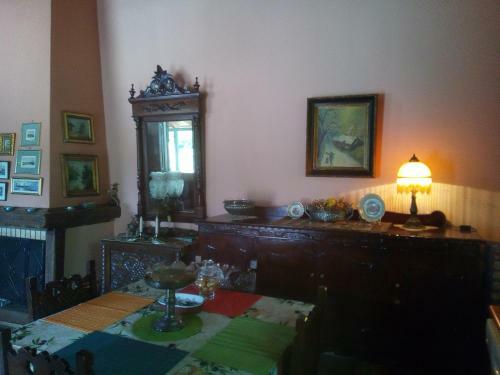 Agroturismo Beautiful Cottage With A Rose Garden