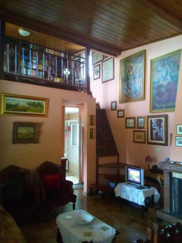 Agroturismo Beautiful Cottage With A Rose Garden