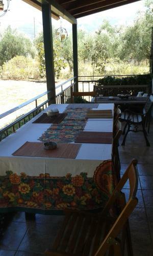 Agroturismo Beautiful Cottage With A Rose Garden