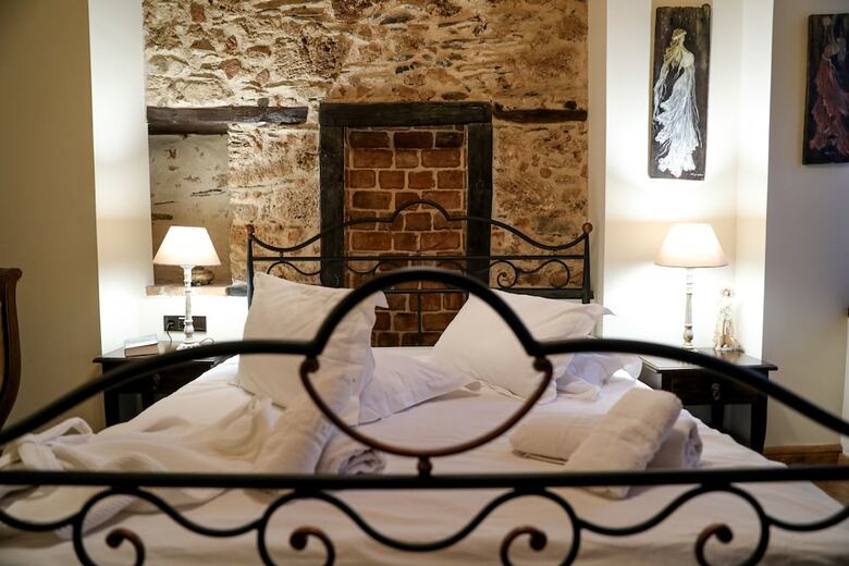 Deluxe Boutique Hotel Palea Poli