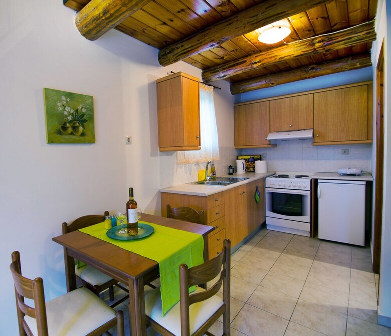 Hostal Athousakis Village