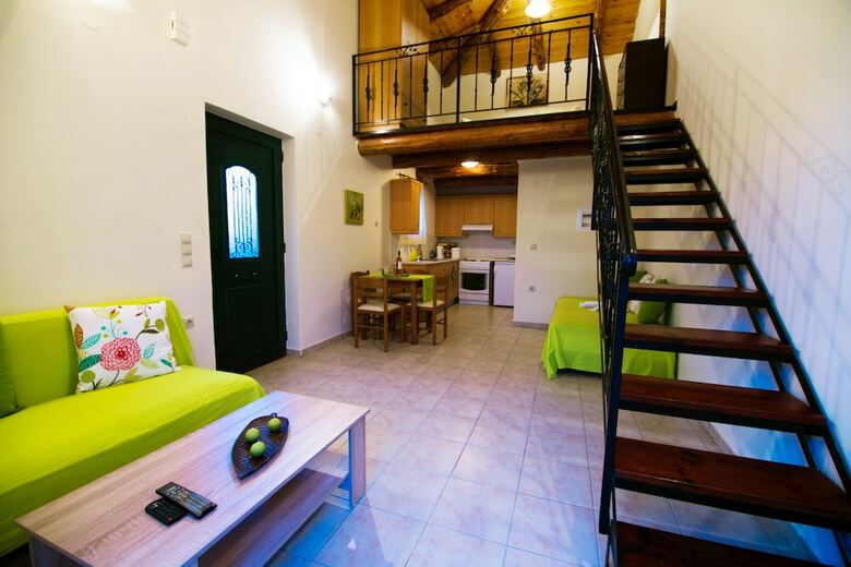 Hostal Athousakis Village