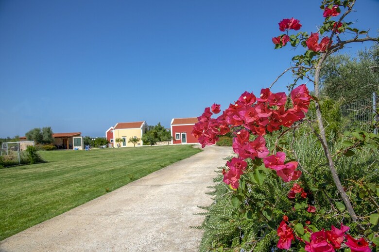 Hostal Athousakis Village
