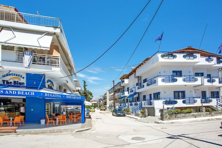 The Blue Apartments And Beach