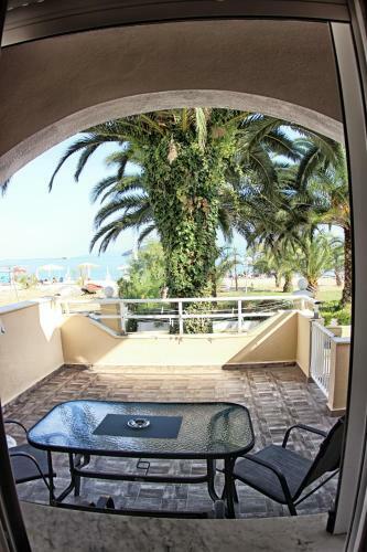 Marinis Boutique Aparthotel