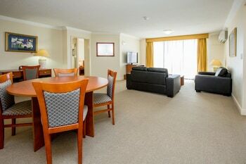 Aparthotel Springwood Tower Apartment Hotel