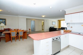 Aparthotel Springwood Tower Apartment Hotel