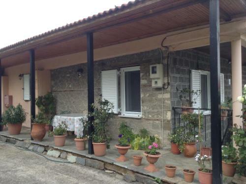 Hostal Guesthouse Lamprini