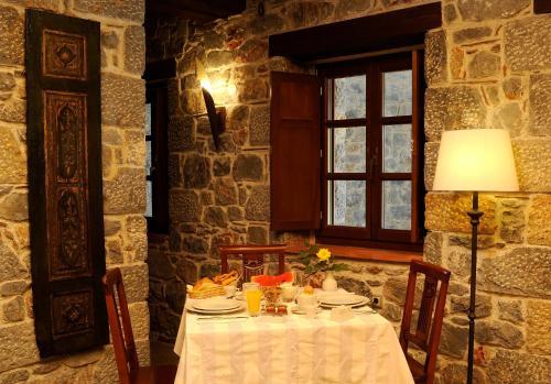 Xemoni Hotel