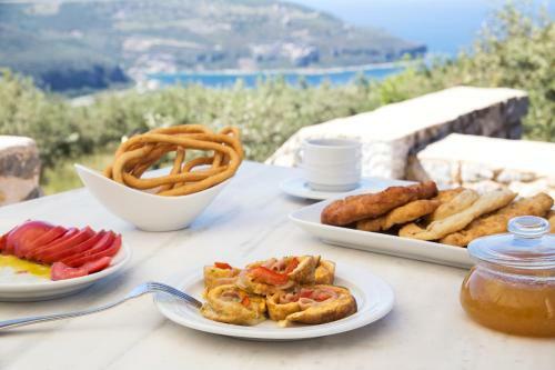 Xemoni Hotel