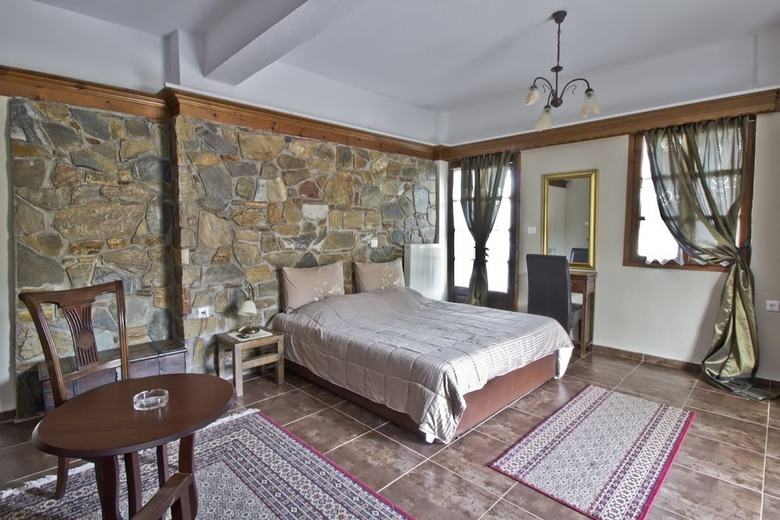Pliades Hotel