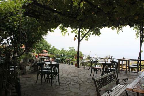 Hostal Feggaropetra Inn Magic Mountain House
