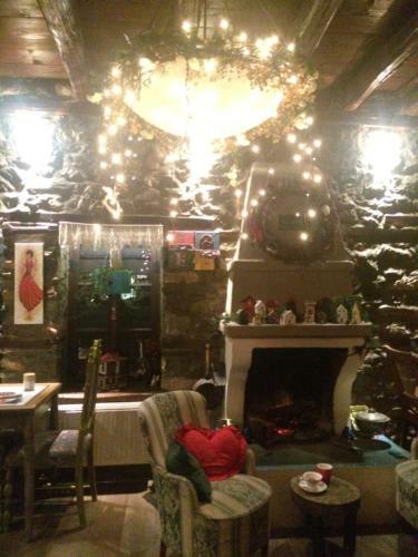 Hostal Feggaropetra Inn Magic Mountain House