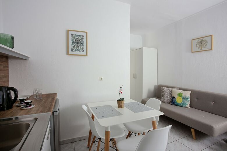 Aparthotel Studios Anny Family Hotel