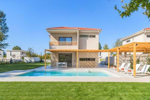 Lithochoro (Pieria) Villa Sleeps 4 Pool Air Con
