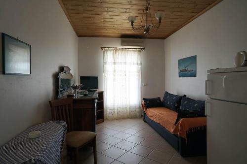 Aparthotel Akrotiri Hotel