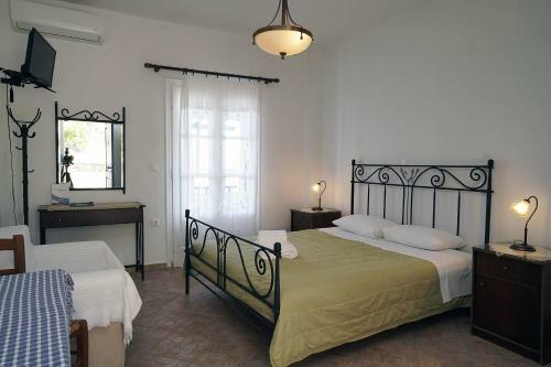 Aparthotel Akrotiri Hotel