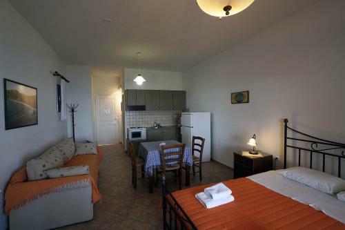 Aparthotel Akrotiri Hotel
