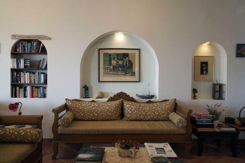 Aparthotel Akrotiri Hotel