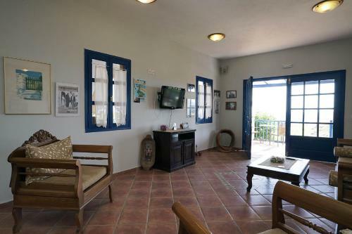 Aparthotel Akrotiri Hotel