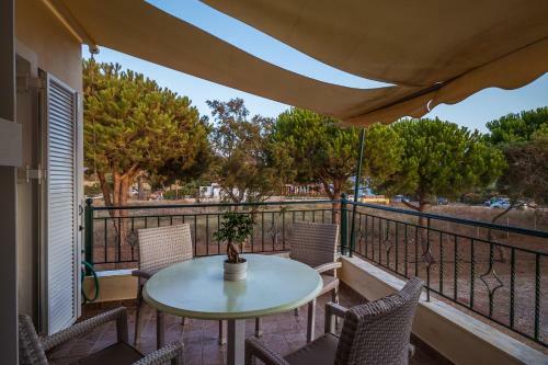 Apartamento Romanos Beach Villas