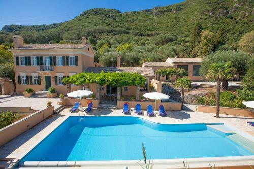 Vatos Villa Sleeps 9 Pool Air Con Wifi